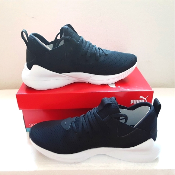 Puma - Picture 3 of 4